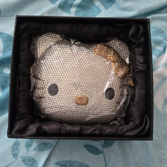 Gold and Silver Cat-Shaped Rhinestone Purse - Picture 4 of 5